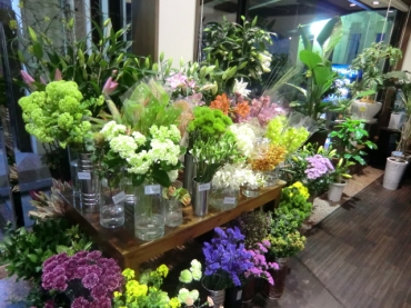 「奉花園」　（三重県伊勢市）の花屋店舗写真3